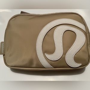 NWT RARE LULULEMON BELT BAG NOT AVAILABLE ONLINE YET!  GORGEOUS KHAKI/LOGO 😍